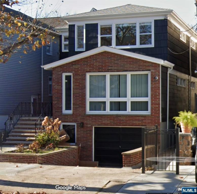 857 Avenue C