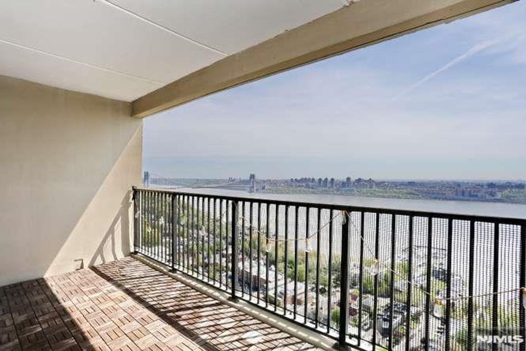 Photo of 6 Horizon RD #2405, Fort Lee, NJ 07024 (MLS # 26014690)