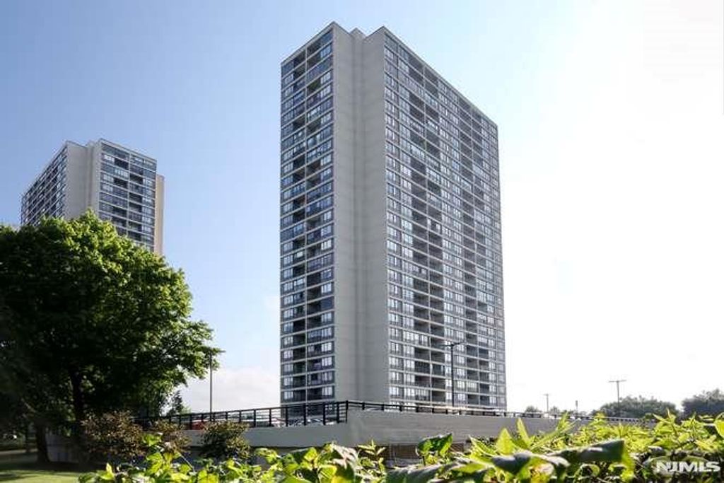 Photo of 6 Horizon RD #2405, Fort Lee, NJ 07024 (MLS # 26014690)