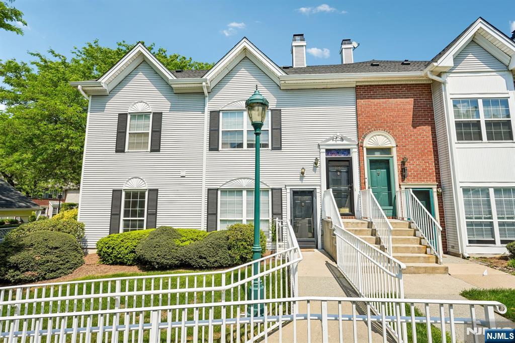 Homes for Sale in Northern NJ | ThisIsRiverEdge.com 1059 Chedworth Circle 1059