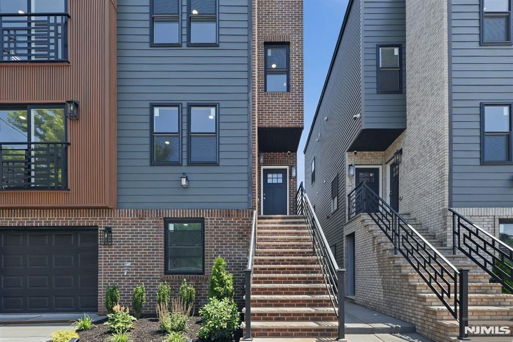 432 10th Street