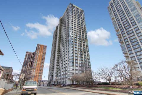 Photo of 200 Old Palisade Rd #TH5, Fort Lee, NJ 07024 (MLS # 26032093)