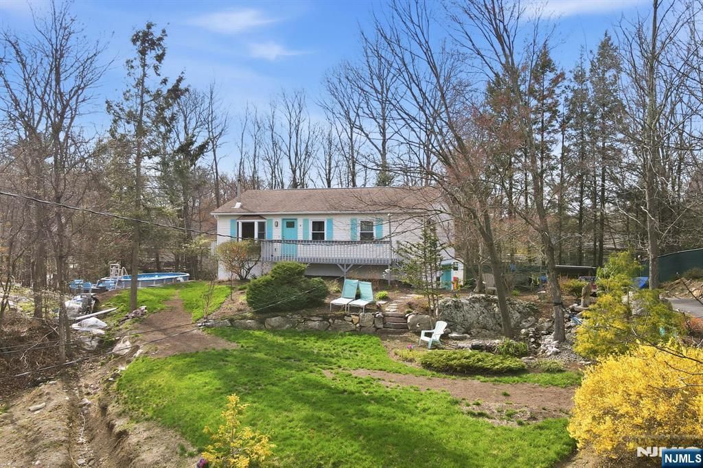 Photo of 6 Ramsay Road, West Milford, NJ 07421 (MLS # 26011295)