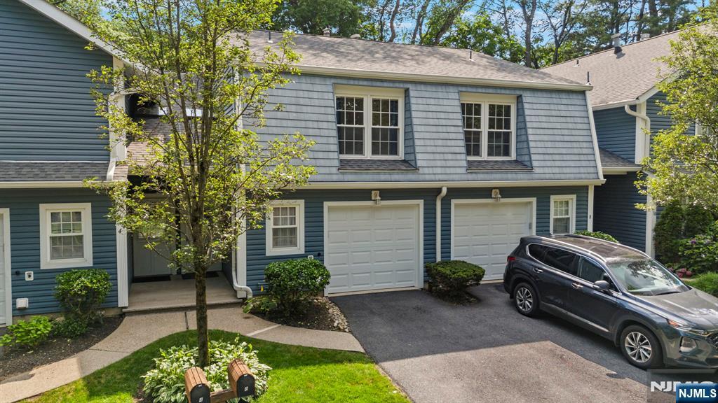 6 Crestwood Mews