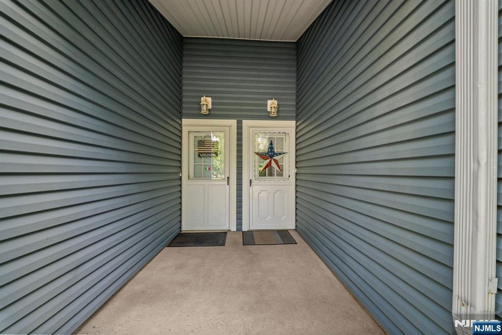 6 Crestwood Mews