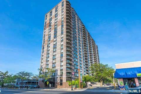 Photo of 770 Anderson Avenue #23N, Cliffside Park, NJ 07010 (MLS # 26030791)