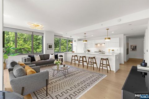 9 Ave At Port Imperial #524 West New York NJ 07093