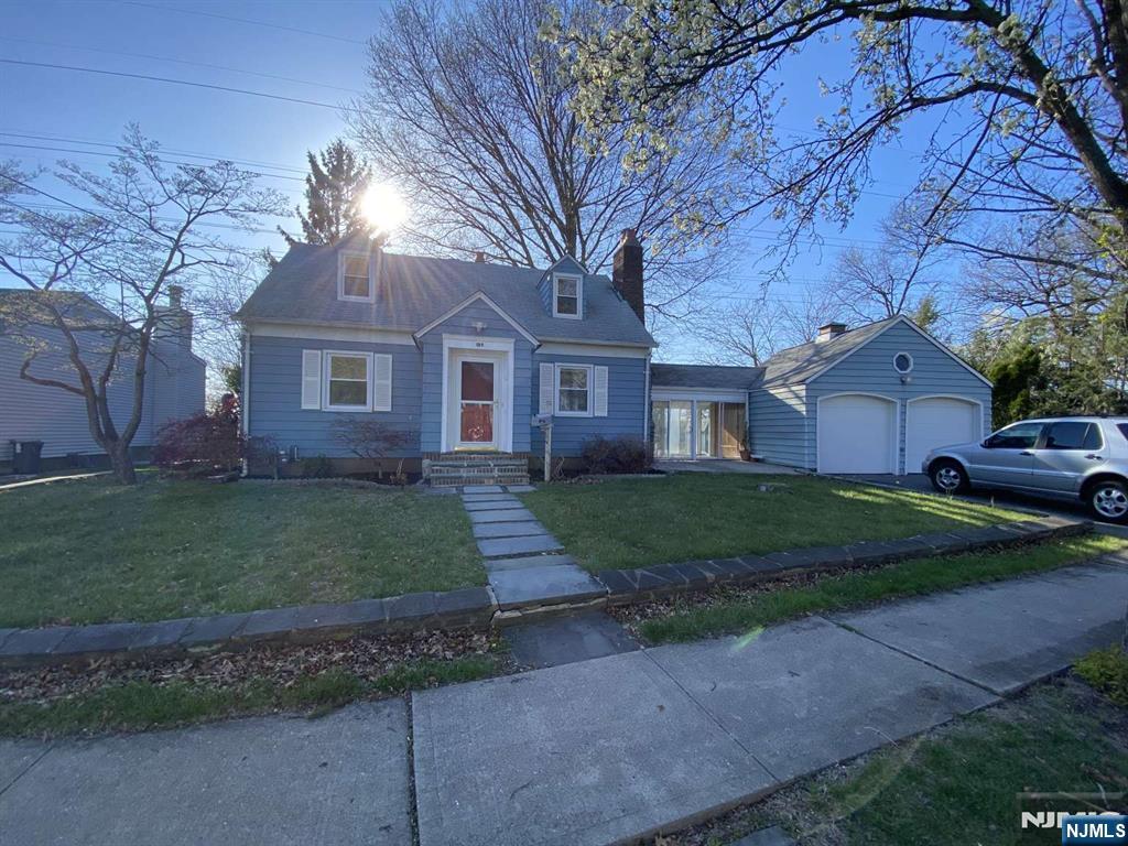 Property for Sale at 189 Knollwood Terrace, Clifton, New Jersey - Bedrooms: 3 
Bathrooms: 2 
Rooms: 8  - $629,000
