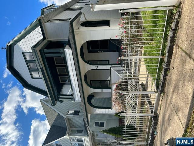 59 Sunnyside Terrace, East Orange, New Jersey - 6 Bedrooms  
4 Bathrooms  
12 Rooms - 