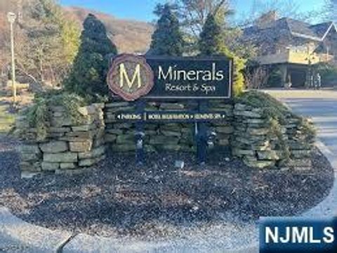 2 Chamonix Drive Unit 208, Vernon, NJ 07462 - MLS#: 25007379