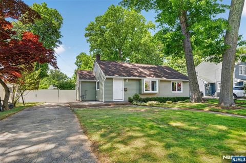 Photo of 101 Sheldon St, Wyckoff, NJ 07481 (MLS # 26018986)