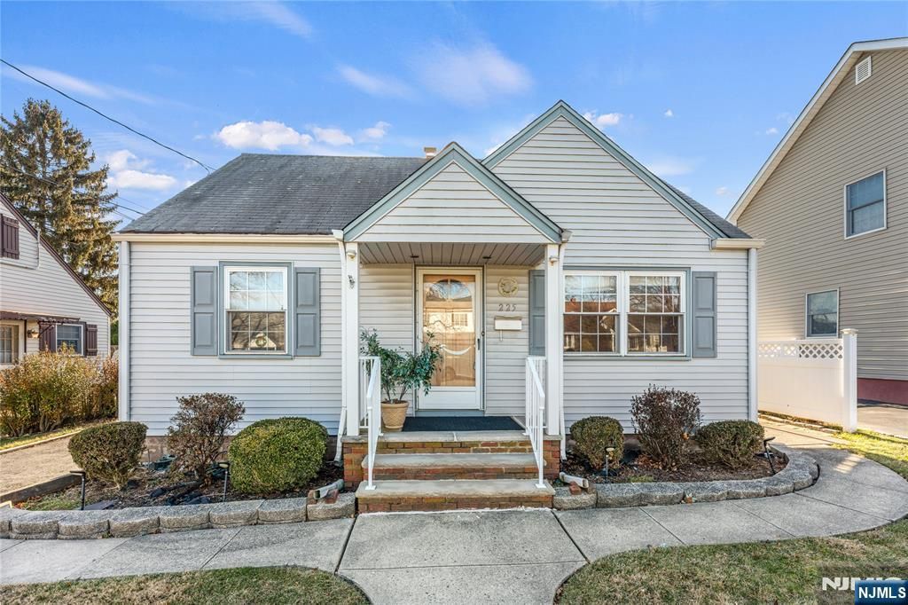 Photo of 225 Edison Street, Clifton, NJ 07013 (MLS # 26001497)