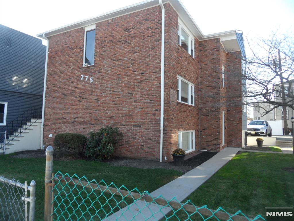 275 Rhode Island Avenue