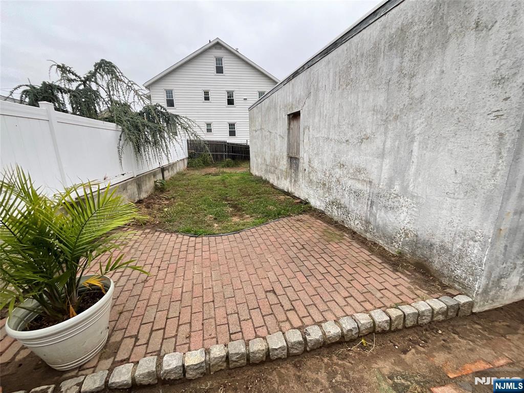 683 Kingsland Avenue