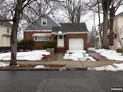 Photo of 125 Reade Street, Englewood, NJ 07631 (MLS # 26004489)
