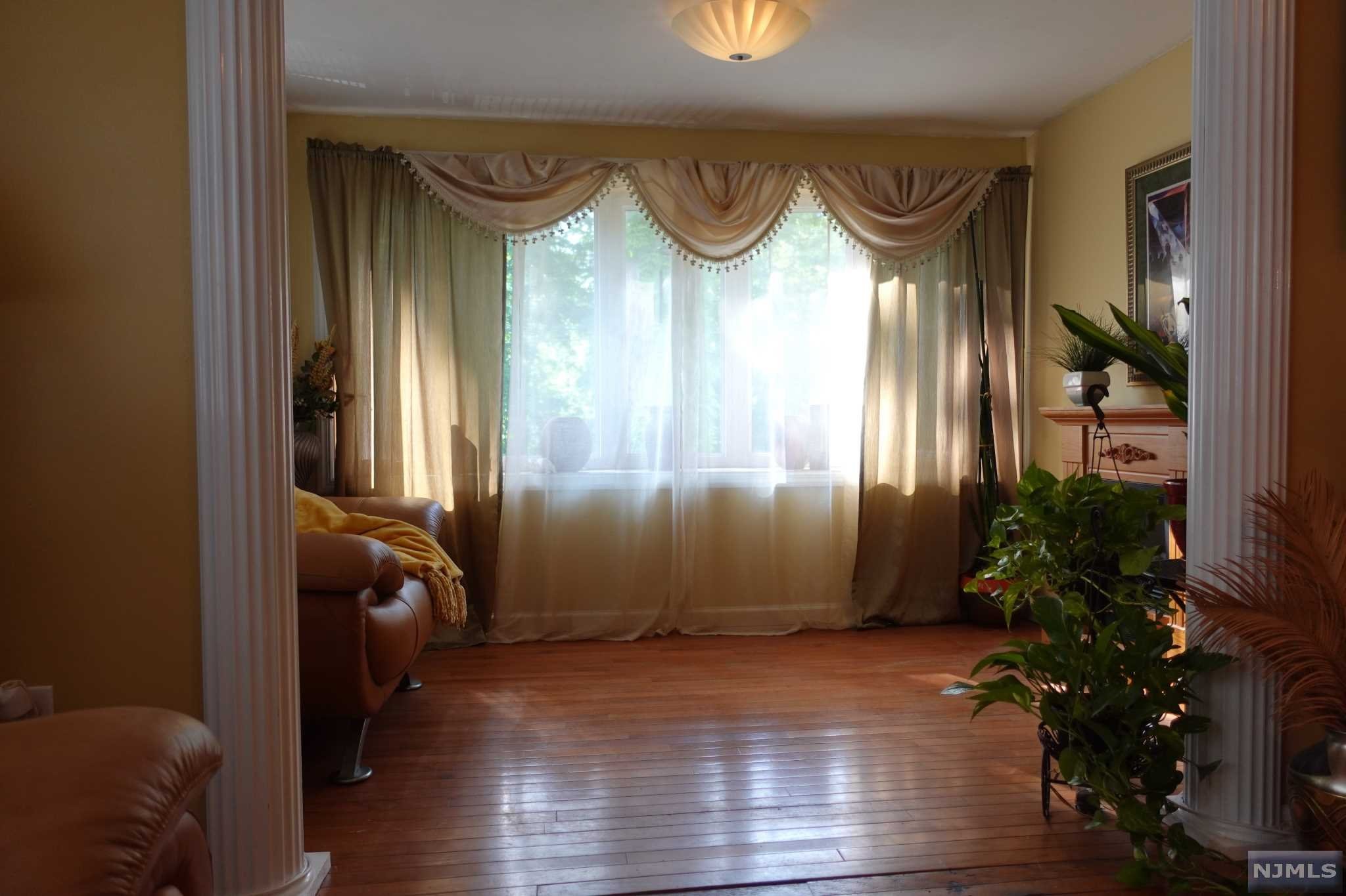 1153 Queen Anne Road