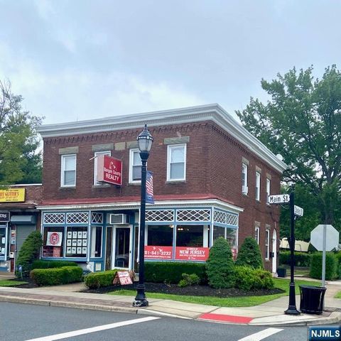 Photo of 228 Main Street, Little Ferry, NJ 07643 (MLS # 25038477) Photo of 228 Main Street, Little Ferry, NJ 07643 (MLS # 25038477)