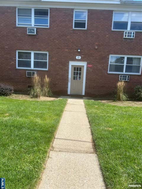 Photo of 35 Knox Terrace #2C, Wayne, NJ 07470 (MLS # 26031880)
