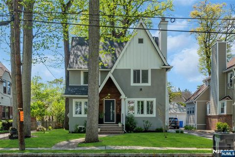 Photo of 330 Murray Avenue, Englewood, NJ 07631 (MLS # 26015292)