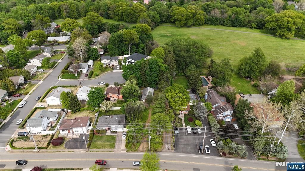 Photo of 323 Saddle River Road, Fair Lawn, NJ 07410 (MLS # 26016351)