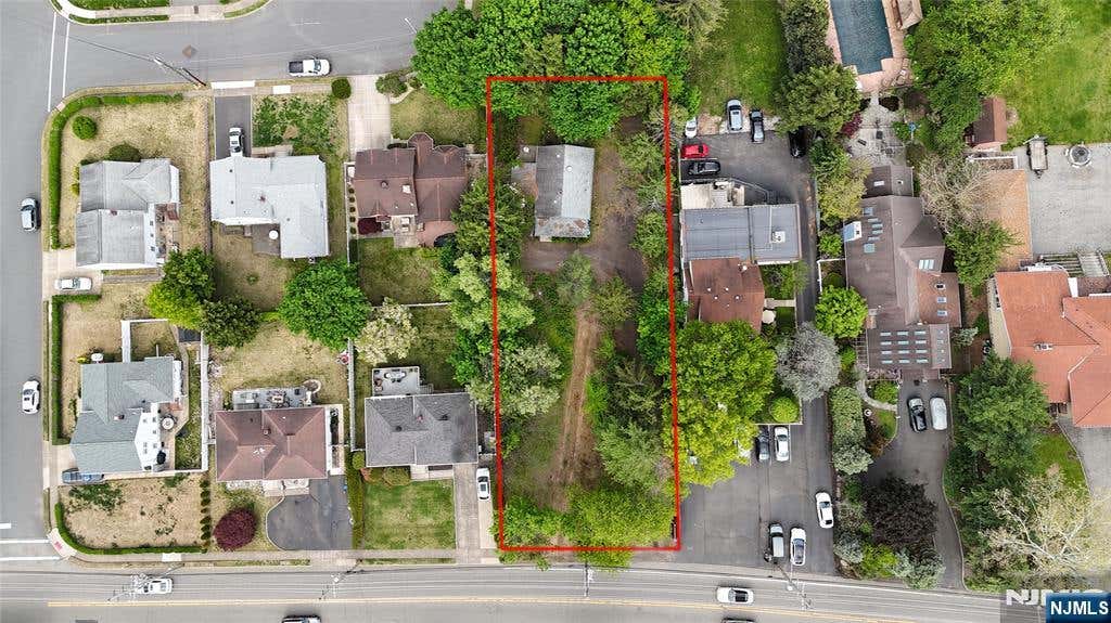 Photo of 323 Saddle River Road, Fair Lawn, NJ 07410 (MLS # 26016351)
