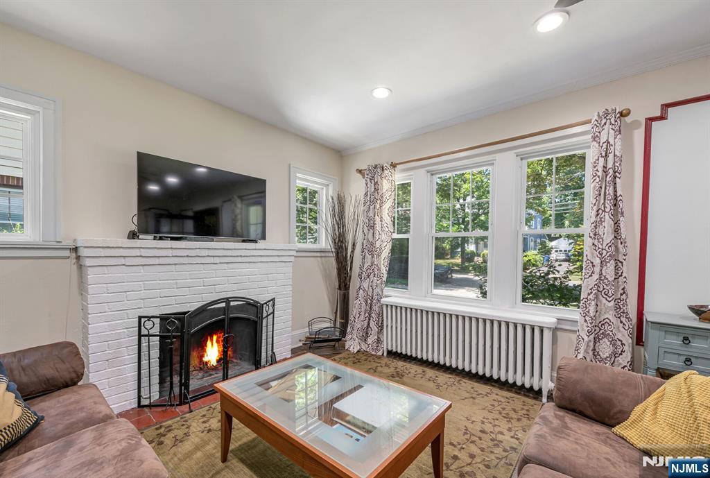 232 W Hudson Avenue