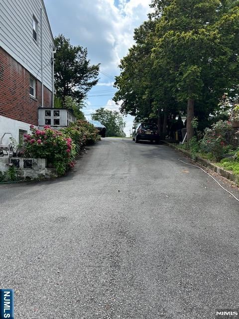 596 River Road