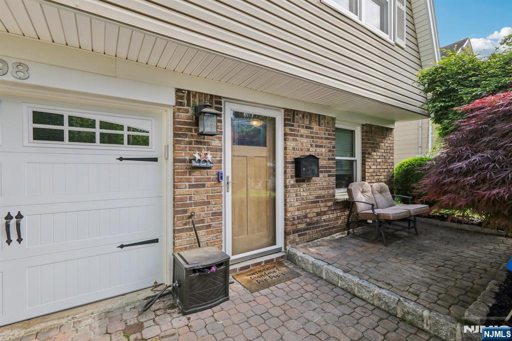 98 Druid Avenue
