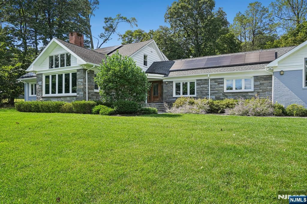 Photo of 99 Gregory Avenue, West Orange, NJ 07052 (MLS # 26011475)