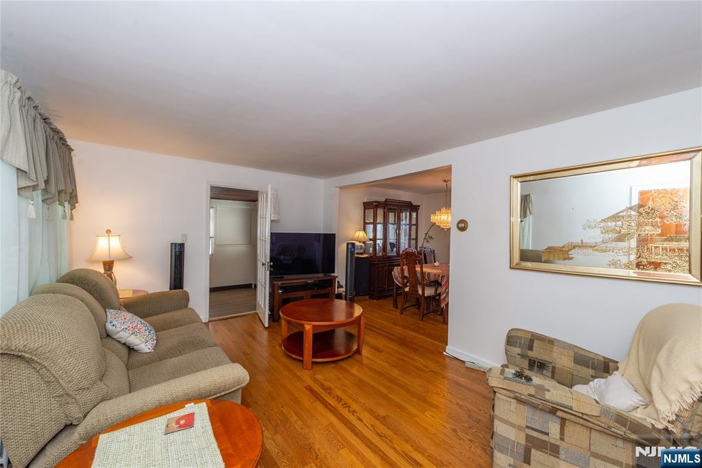 55 Rowland Avenue