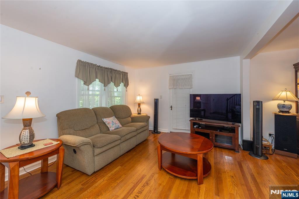 55 Rowland Avenue