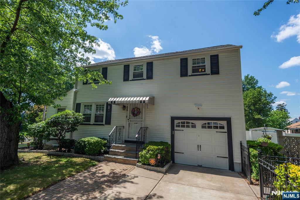 55 Rowland Avenue
