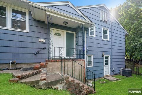 Photo of 106 Hillside Avenue, Cresskill, NJ 07626 (MLS # 25037486)