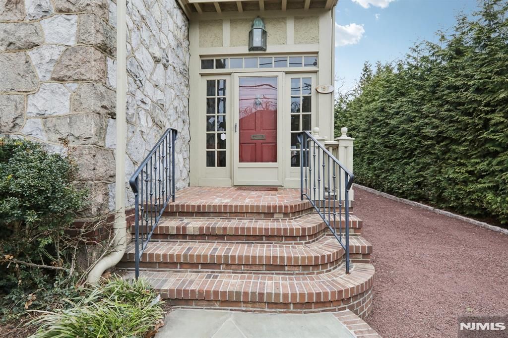 Photo of 167 Hobart Avenue, Millburn, NJ 07078 (MLS # 26008981)