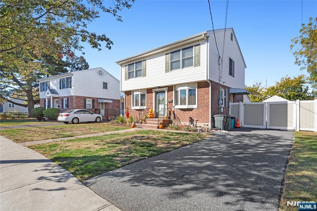 Photo of 4 Crescent Road, Wallington, NJ 07057 (MLS # 25037749)