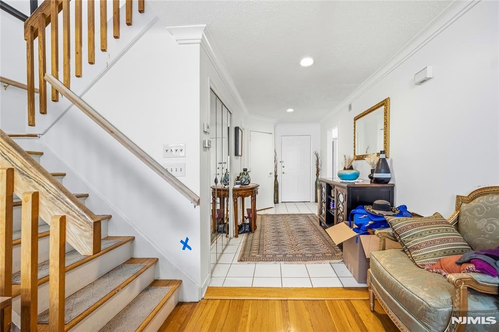 374 French Court