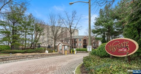 557 Ridge Lane Fort Lee NJ 07024