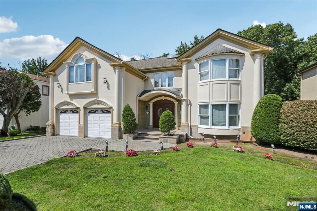 Photo of 12 Summit Street, Englewood Cliffs, NJ 07632 (MLS # 25030924)
