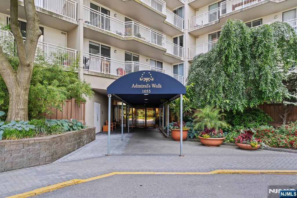 1055 River Road 301