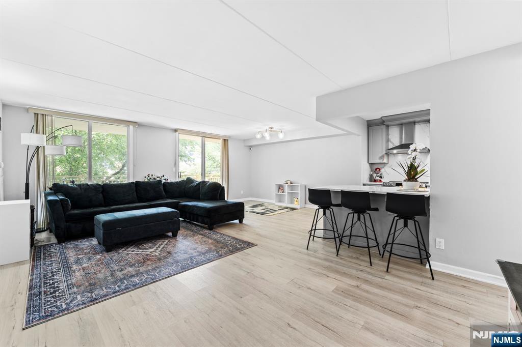 1055 River Road 301