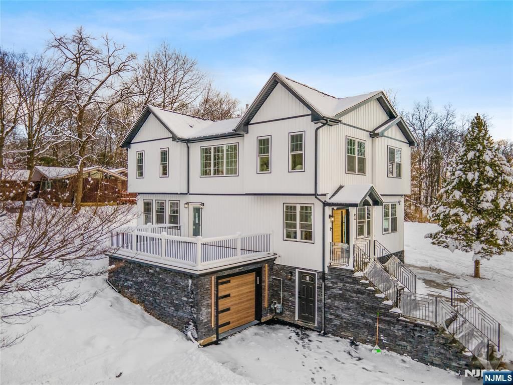 Photo of 10 Old Rifle Camp Road, Woodland Park, NJ 07424 (MLS # 26002291)