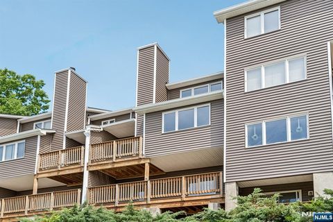 Photo of 304 Heights Drive #3, Haledon, NJ 07508 (MLS # 26019554)