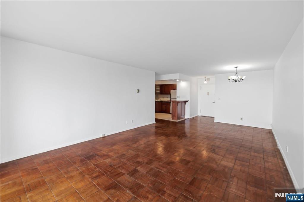 2000 Linwood Avenue 14Y