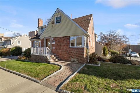 Photo of 534 Kearney Ave #1, Cliffside Park, NJ 07010 (MLS # 25041925)