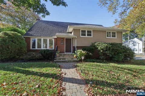 Photo of 550 W Englewood Avenue, Teaneck, NJ 07666 (MLS # 26040697)