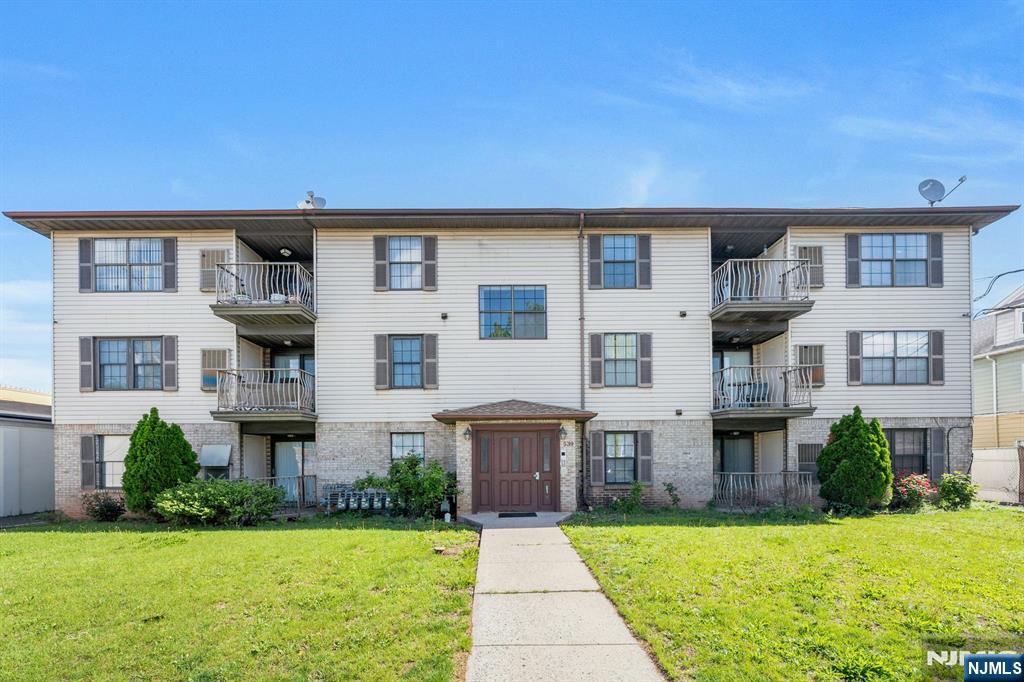 Property for Sale at 539 Bayway Avenue 2C, Elizabeth, New Jersey - Bedrooms: 2 
Bathrooms: 1  - $380,000