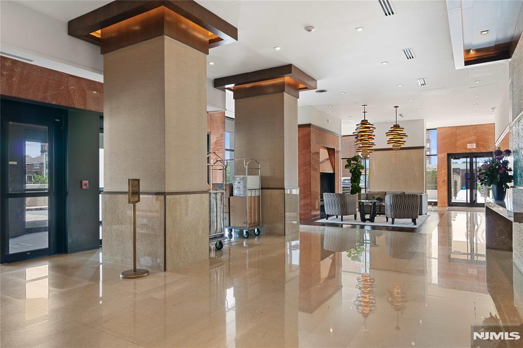 200 Old Palisade Road 21-J