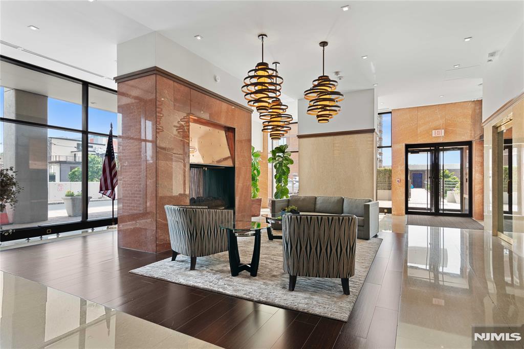 200 Old Palisade Road 21-J