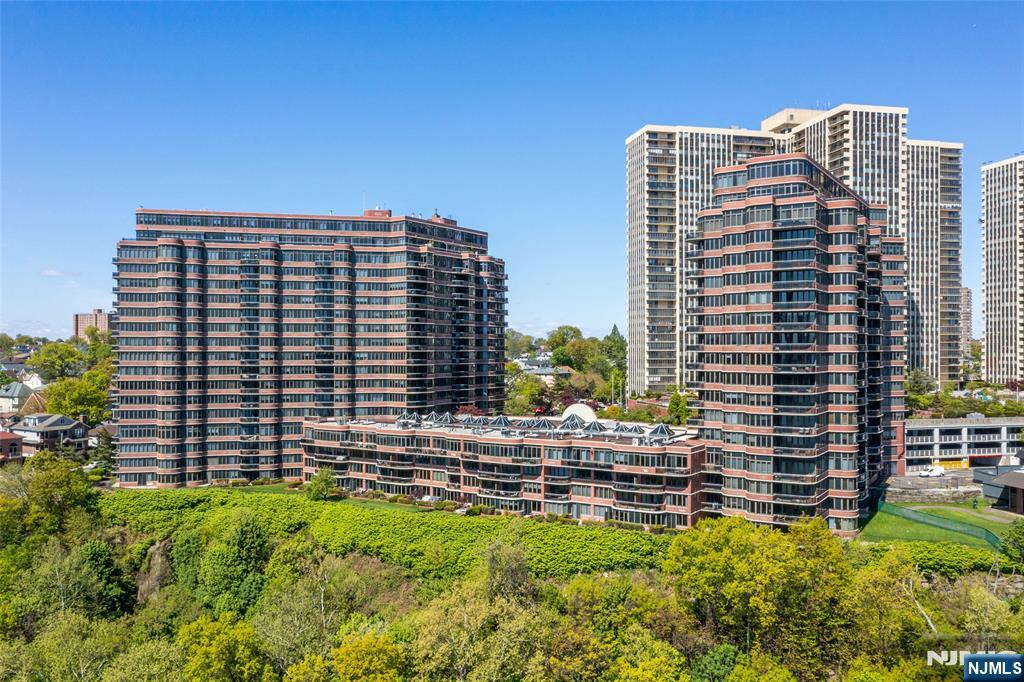 100 Carlyle Drive VP6
