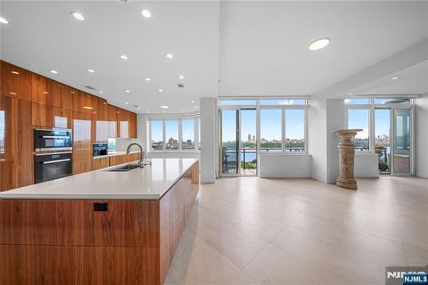 Photo of 100 Carlyle Drive #VP6, Cliffside Park, NJ 07010 (MLS # 26015665)
